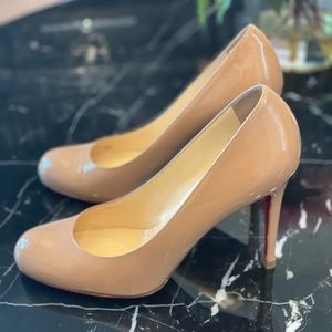 Christian Louboutin Nude simple Patent 85mm. Size 39.